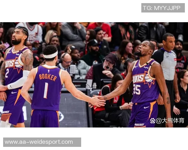 锡安减重后轻盈如燕抢断助攻费尔斯快下暴扣展现惊人实力