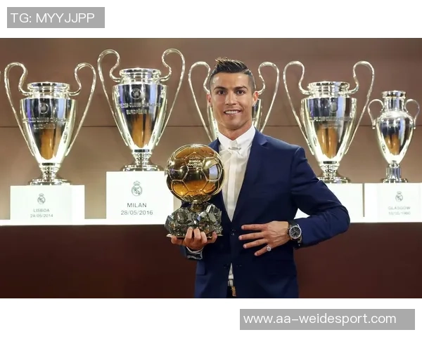 C罗获环球声望奖回应家人劝停称仍能为球队贡献为何不继续奋斗 C罗获环球声望奖回应家人劝停称仍能为球队贡献为何不继续奋斗