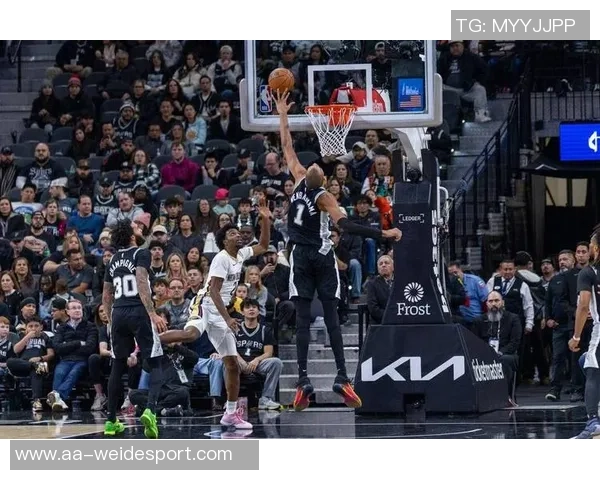 锡安替补出战表现抢眼上半场11分钟6投全中轻松拿下14分2篮板