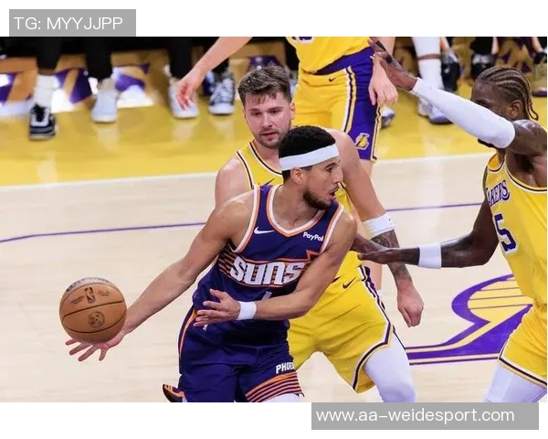 湖人次节遭遇惨败净负18分落后黄蜂9分詹姆斯仅得10分东契奇表现抢眼拿下19分