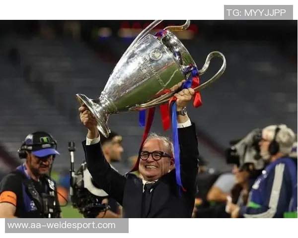 巴黎总监坎波斯透露将引进外租球员提升卫星俱乐部实力