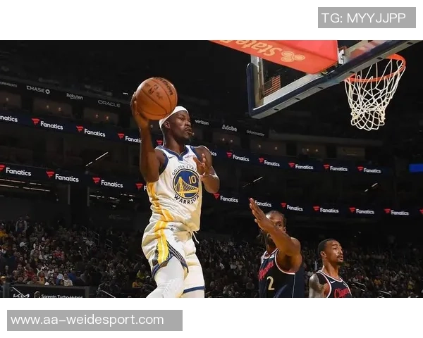 开拓者客场逆转勇士霸气抢下篮板球展现强大实力