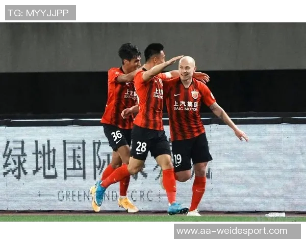 海港队结束假期重返训练全力备战中超收官战争取佳绩